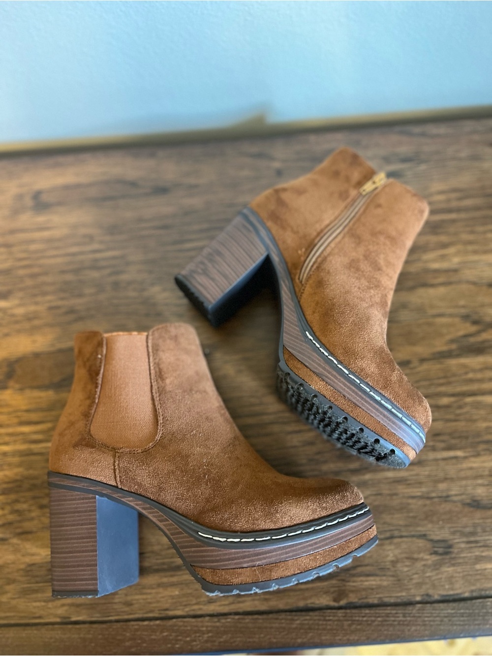 Altar'd State Sonata
Platform Booties Brown Faux Suede